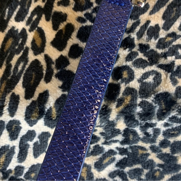 White House Black Market Blue Snakeskin Waist Belt - Picture 3 of 8